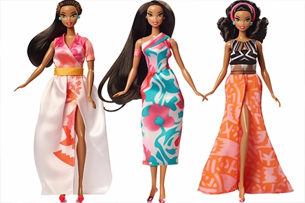 Imagen de muñecas Barbie con vestidos de La Polinesia